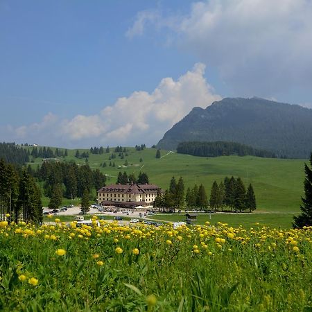 Hotel Vezzena Malga Postesina Экстерьер фото